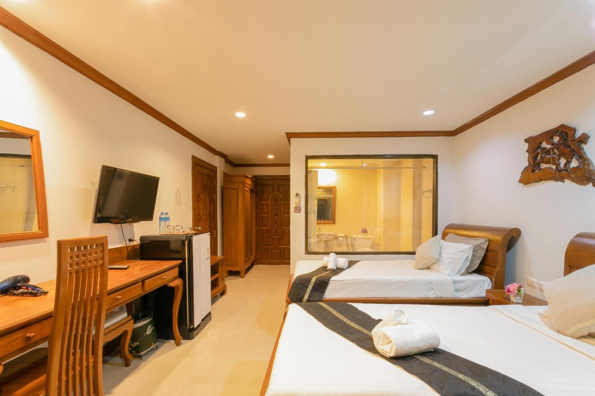 Best Venue Hotel Patong Exterior foto