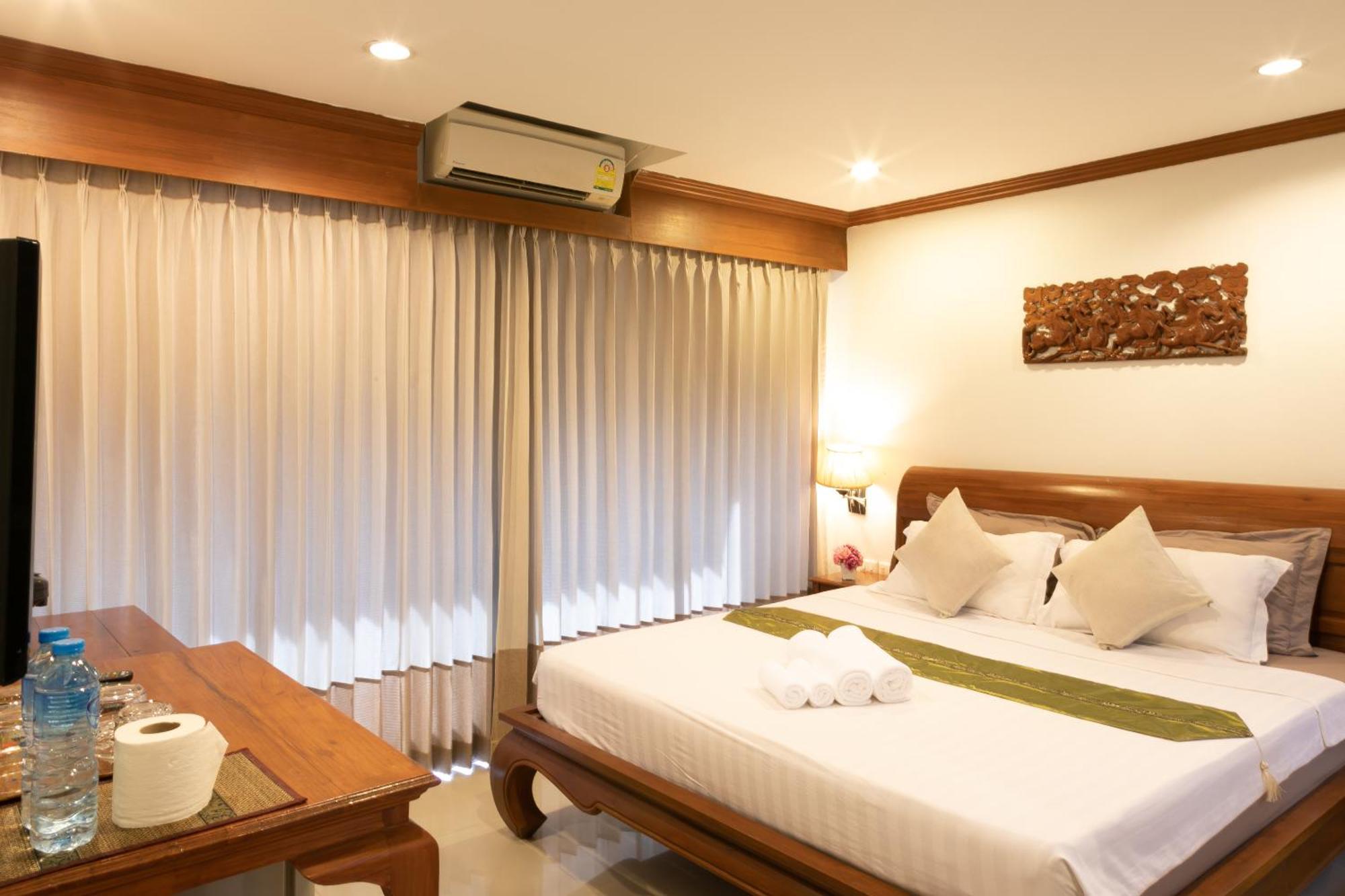 Best Venue Hotel Patong Exterior foto