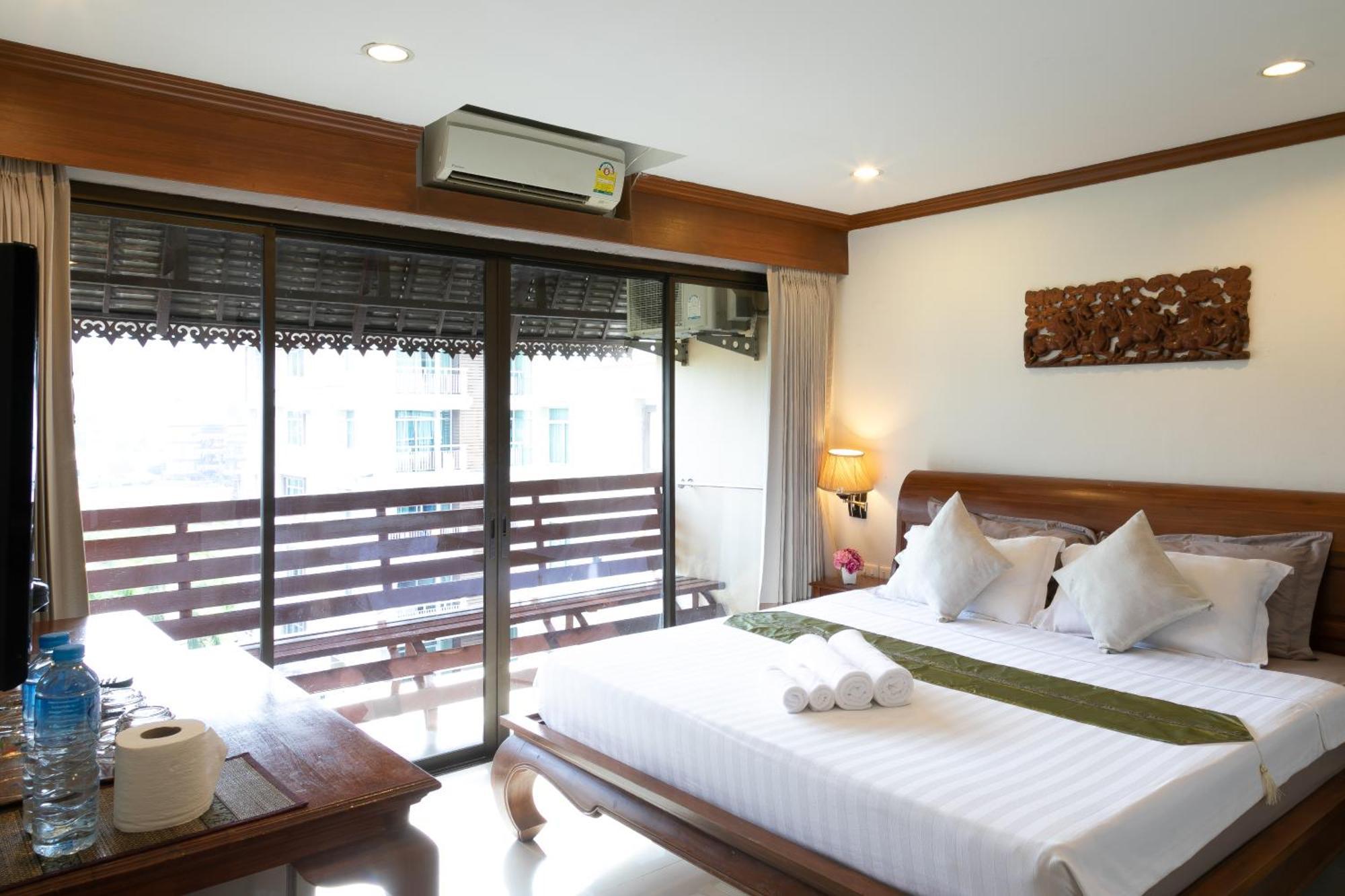Best Venue Hotel Patong Exterior foto